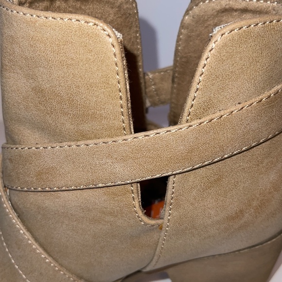 Rocket Dog Sasha Heeled Ankle Boots - Picture 6 of 16